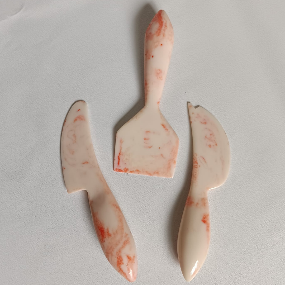 Cream Peach Resin Cheese Knife Set