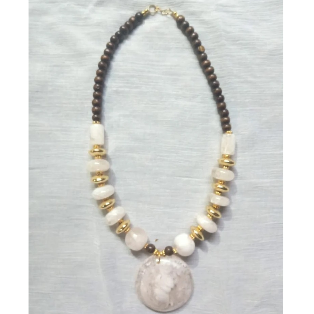 Elegant Beaded Pendant Necklace